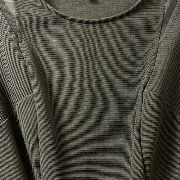 Little Black Dress. - Picture 5 of 10